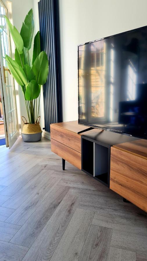 Beautiful 2Bed House With Garden, Walking Distance To Town - Free Parking Apartment Glasgow Ngoại thất bức ảnh