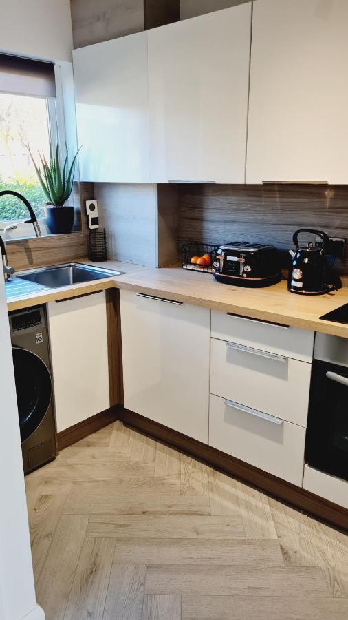 Beautiful 2Bed House With Garden, Walking Distance To Town - Free Parking Apartment Glasgow Ngoại thất bức ảnh